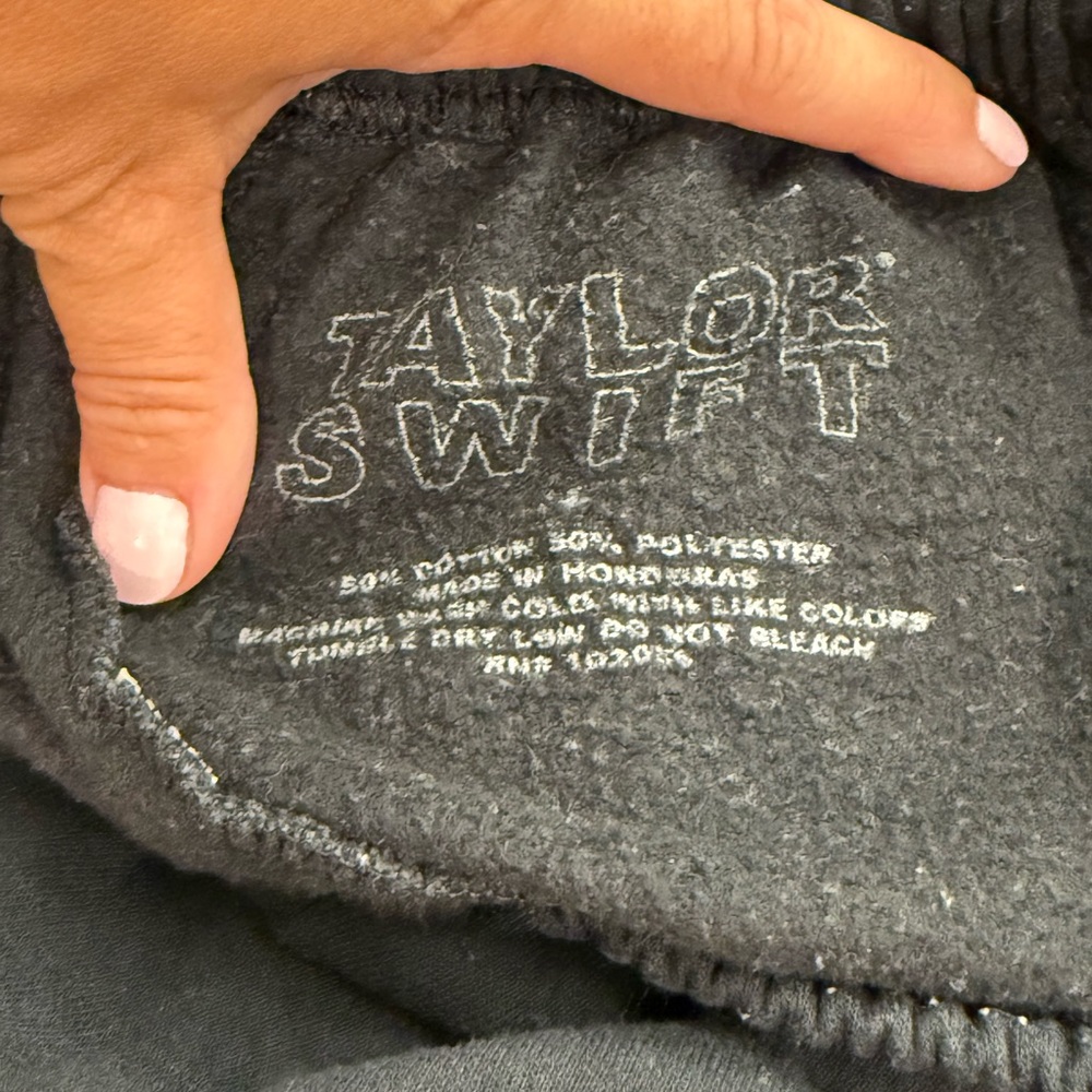 Taylor Swift Black Women’s Sweatpants with Red Hearts on the leg, Size Large - Picture 3 of 6